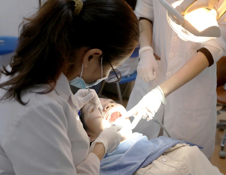 Viêm nha chu ở phụ nữ mang thai: Nguy cơ tiềm ẩn đối với sức khỏe mẹ và bé- Ảnh 1.