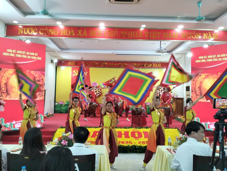 MTTQ Việt Nam phường Kiến Hưng "Phát huy sức mạnh đại đoàn kết toàn dân tộc, đổi mới, sáng tạo, nâng cao chất lượng, hiệu quả hoạt động của Mặt trận Tổ quốc các cấp, xây dựng phường Kiến Hưng ngày càng phát triển, văn minh, hiện đại"- Ảnh 13.
