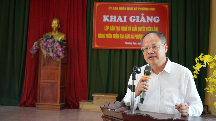 Chủ tịch UBND xã tham dự khai giảng lớp đào tạo nghề tại thôn Nhị Khê- Ảnh 2.