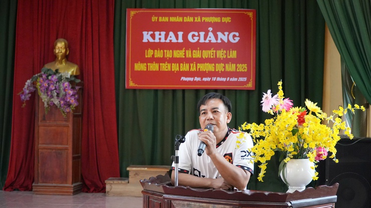 Chủ tịch UBND xã tham dự khai giảng lớp đào tạo nghề tại thôn Nhị Khê- Ảnh 1.