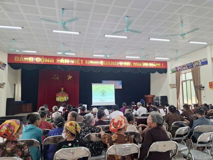 Trạm y tế phường Chương Mỹ tăng cường truyền thông chăm sóc sức khỏe người cao tuổi - Ảnh 1.