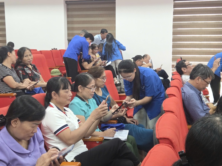 Phường Xuân Phương tập huấn kỹ năng cho tổ chuyển đổi số cộng đồng- Ảnh 6.