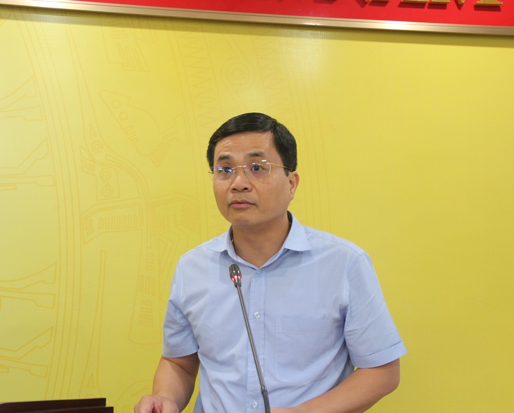 Xã Thạch Thất trao quyết định cho cán bộ, công chức, viên chức nghỉ hưu, nghỉ hưởng chế độ theo Nghị định số 178/2024/NĐ-CP và Nghị đinh số 67/2025/NĐ-CP.- Ảnh 1.