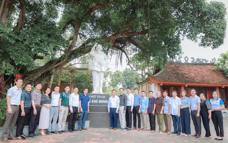 Xã Suối Hai dâng hương tưởng niệm Chủ tịch Hồ Chí Minh tại Khu di tích Cây đa Bác Hồ, xã Suối Hai- Ảnh 5.