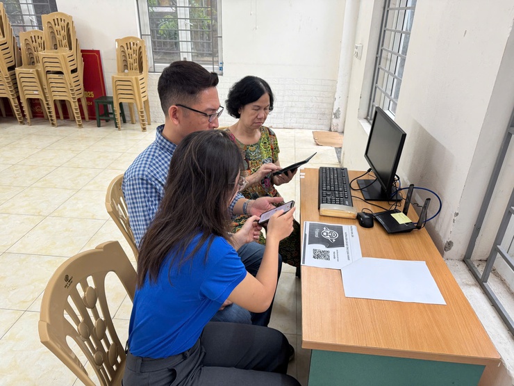 Chuỗi hoạt động triển khai thực hiện Chỉ thị 11 của UBND Thành phố Hà Nội, lan tỏa sâu rộng phong trào “Bình dân học vụ số” đến từng tổ dân phố, hộ gia đình- Ảnh 10.