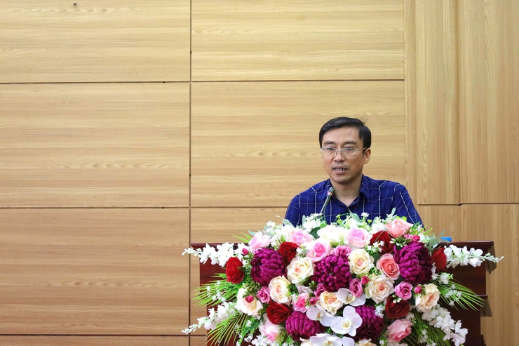 UBND xã Suối Hai đã tổ chức Hội nghị triển khai công tác bầu cử Trưởng thôn nhiệm kỳ 2025–2028.- Ảnh 1.