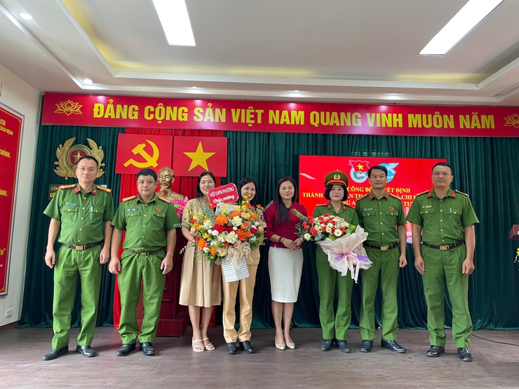 RA MẮT CHI HỘI PHỤ NỮ VÀ ĐOÀN THANH NIÊN CÔNG AN PHƯỜNG VĨNH TUY- Ảnh 2.