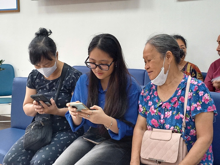 Chuỗi hoạt động triển khai thực hiện Chỉ thị 11 của UBND Thành phố Hà Nội, lan tỏa sâu rộng phong trào “Bình dân học vụ số” đến từng tổ dân phố, hộ gia đình- Ảnh 3.