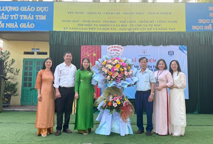 CÁC TRƯỜNG HỌC TRÊN ĐỊA BÀN XÃ TRUNG GIÃ TƯNG BỪNG KHAI GIẢNG NĂM HỌC MỚI 2025-2026- Ảnh 8.