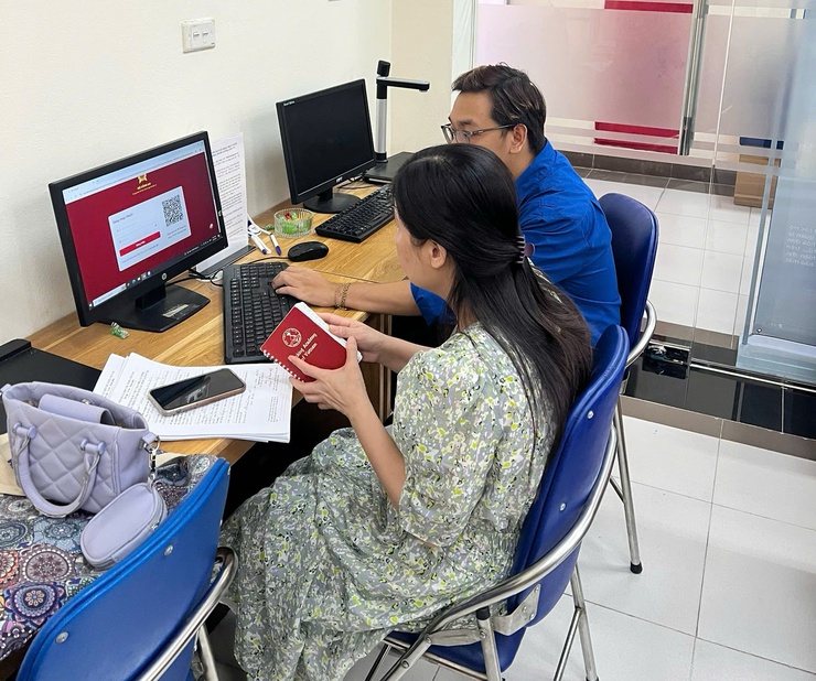 Chuỗi hoạt động triển khai thực hiện Chỉ thị 11 của UBND Thành phố Hà Nội, lan tỏa sâu rộng phong trào “Bình dân học vụ số” đến từng tổ dân phố, hộ gia đình- Ảnh 4.