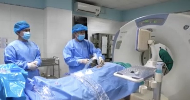 Bệnh viện Ung Bướu Hà Nội phát triển kỹ thuật định vị u vú trước phẫu thuật- Ảnh 1.