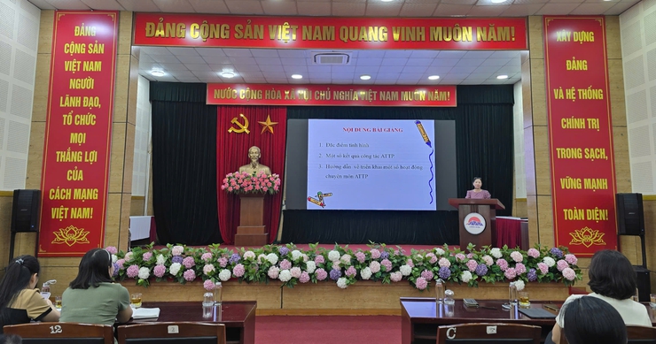 Phường Long Biên tập huấn công tác đảm bảo An toàn thực phẩm năm 2025- Ảnh 2.