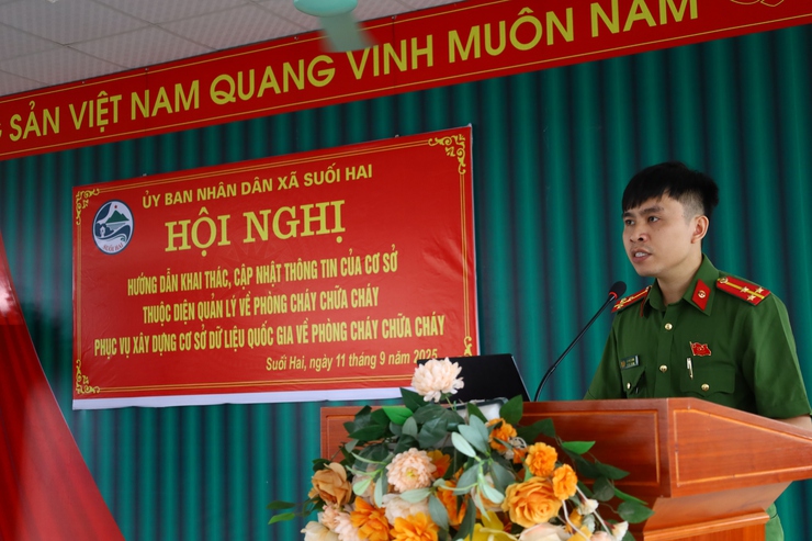 UBND xã Suối Hai tổ chức hội nghị hướng dẫn khai báo, cập nhật thông tin cơ sở về phòng cháy, chữa cháy- Ảnh 1.