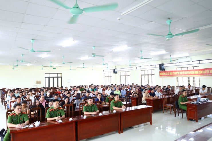 UBND xã Suối Hai tổ chức hội nghị hướng dẫn khai báo, cập nhật thông tin cơ sở về phòng cháy, chữa cháy- Ảnh 2.