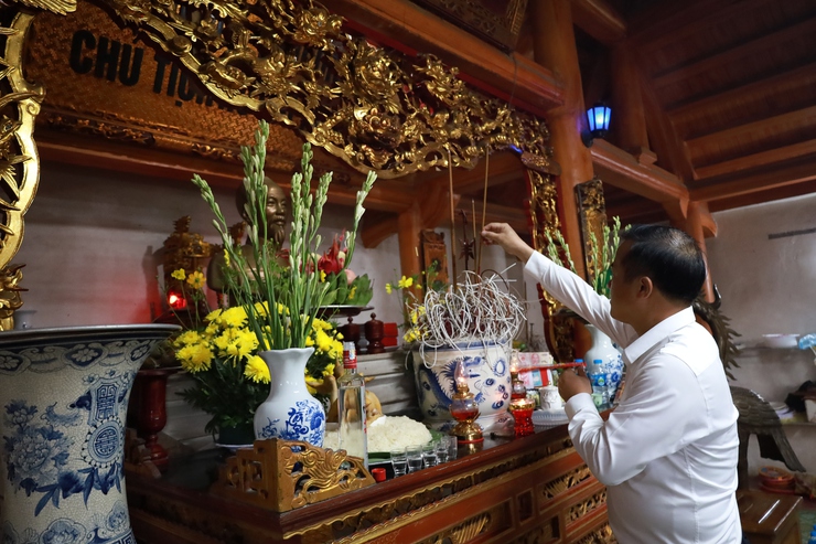 Xã Suối Hai dâng hương tưởng niệm Chủ tịch Hồ Chí Minh tại Khu di tích Cây đa Bác Hồ, xã Suối Hai- Ảnh 2.