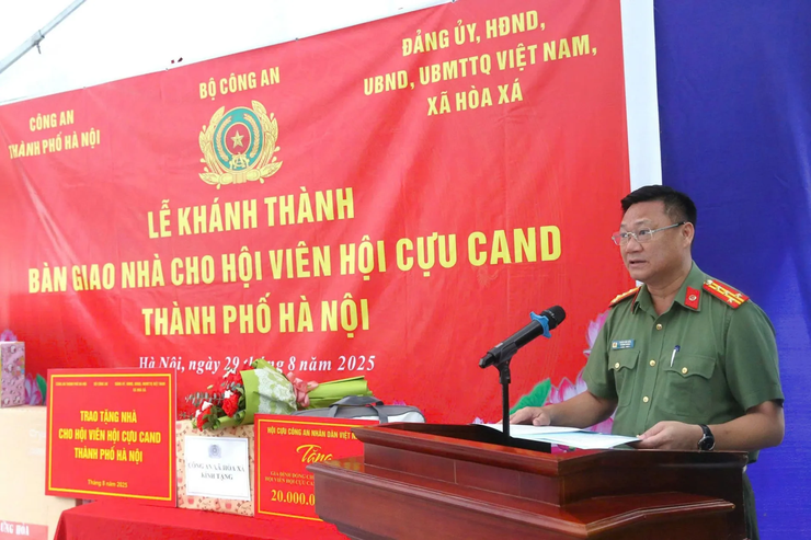 Bàn giao nhà cho hội viên Hội Cựu Công an Nhân dân có hoàn cảnh khó khăn- Ảnh 1.