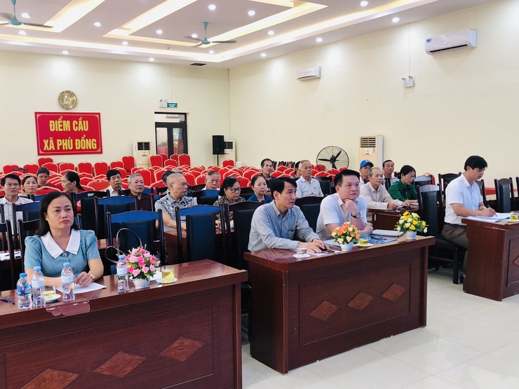 Hội nghị Công bố các quyết định hợp nhất các hội quần chúng hoạt động phạm vi xã khi thay đổi địa giới hành chính- Ảnh 1.