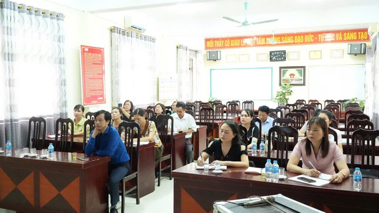 Tập huấn công tác thi đua, khen thưởng- Ảnh 2.