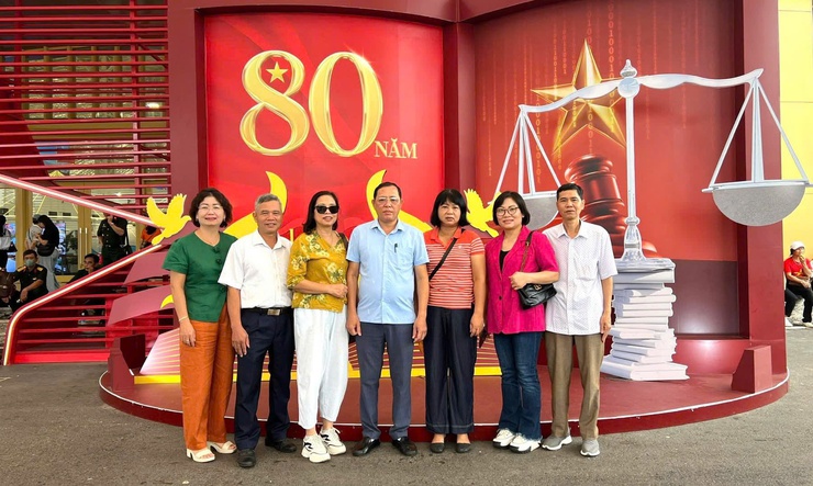 CHI BỘ TRUNG TÂM CHÍNH TRỊ KHU VỰC THANH TRÌ TỔ CHỨC SINH HOẠT CHUYÊN ĐỀ “TÌM HIỂU Ý NGHĨA LỊCH SỬ 80 NĂM QUỐC KHÁNH NƯỚC CỘNG HÒA XÃ HỘI CHỦ NGHĨA VIỆT NAM (02/9/1945 - 02/9/2025)”- Ảnh 6.
