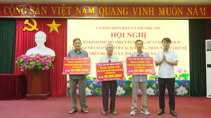 Xã Thường Tín: 9 hộ gia đình người có công được trao kinh phí xây, sửa nhà ở- Ảnh 2.