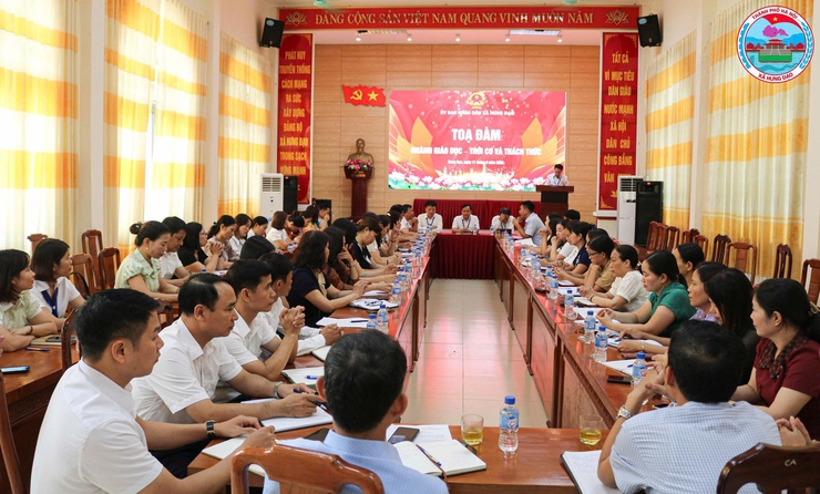 Xã Hưng Đạo tổ chức tọa đàm ngành giáo dục với chủ đề Thời cơ và thách thức- Ảnh 1.