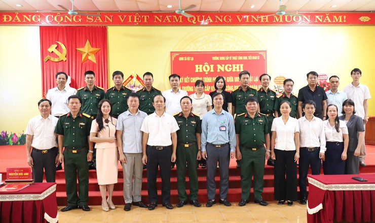 Hội nghị ký kết chương trình phối hợp giữa UBND xã Vật Lại với các đơn vị Quân đội trên địa bàn xã- Ảnh 9.