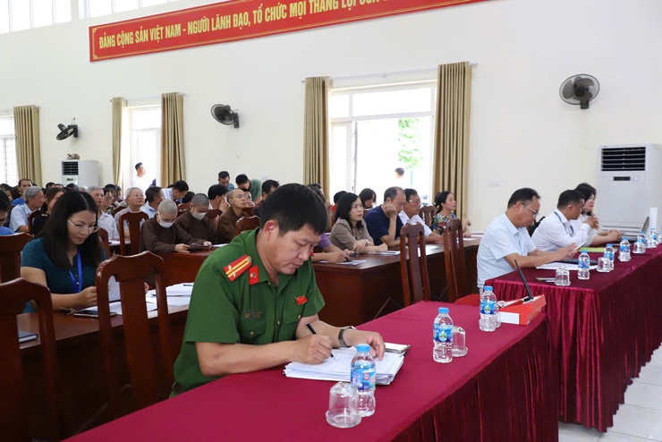 XÃ HỒNG VÂN TỔ CHỨC HỘI NGHỊ TRIỂN KHAI TẬP HUẤN PHÁP LUẬT VỀ PHÒNG CHÁY CHỮA CHÁY VÀ HƯỚNG DẪN CƠ SỞ KHAI BÁO, CẬP NHẬT THÔNG TIN VỀ PHÒNG CHÁY CHỮA CHÁY- Ảnh 1.