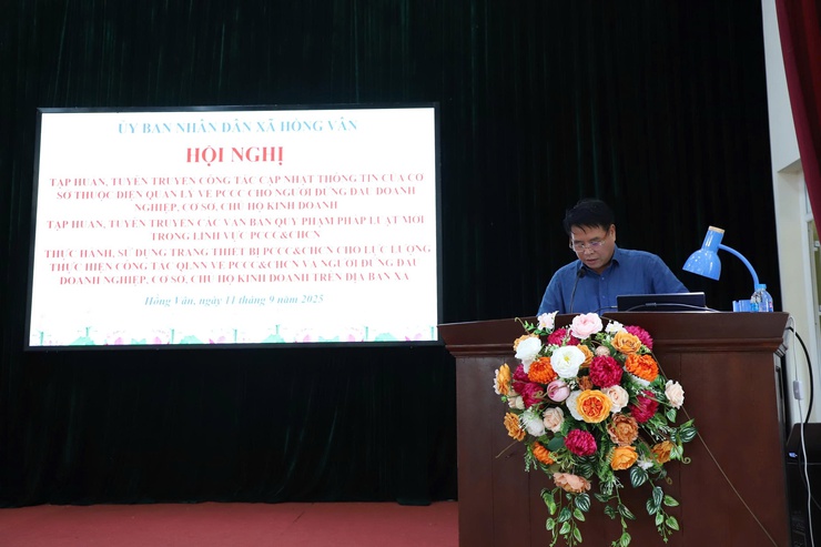 XÃ HỒNG VÂN TỔ CHỨC HỘI NGHỊ TRIỂN KHAI TẬP HUẤN PHÁP LUẬT VỀ PHÒNG CHÁY CHỮA CHÁY VÀ HƯỚNG DẪN CƠ SỞ KHAI BÁO, CẬP NHẬT THÔNG TIN VỀ PHÒNG CHÁY CHỮA CHÁY- Ảnh 3.