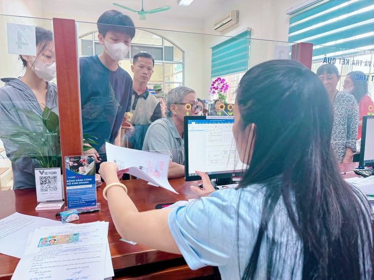 Phấn đấu hết năm 2025, 40% dân số trưởng thành sử dụng dịch vụ công trực tuyến- Ảnh 2.
