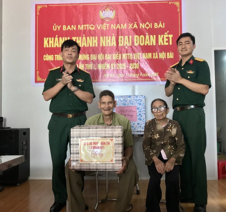 UỶ BAN MTTQ VIỆT NAM XÃ NỘI BÀI KHÁNH THÀNH VÀ BÀN GIAO NHÀ ĐẠI ĐOÀN KẾT- Ảnh 7.