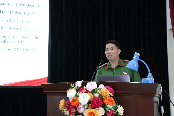 XÃ HỒNG VÂN TỔ CHỨC HỘI NGHỊ TRIỂN KHAI TẬP HUẤN PHÁP LUẬT VỀ PHÒNG CHÁY CHỮA CHÁY VÀ HƯỚNG DẪN CƠ SỞ KHAI BÁO, CẬP NHẬT THÔNG TIN VỀ PHÒNG CHÁY CHỮA CHÁY- Ảnh 4.