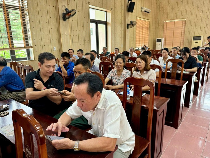 Tập huấn kiến thức kỹ năng số cho thành viên Tổ chuyển đổi số cộng đồng thôn, tổ dân phố- Ảnh 4.