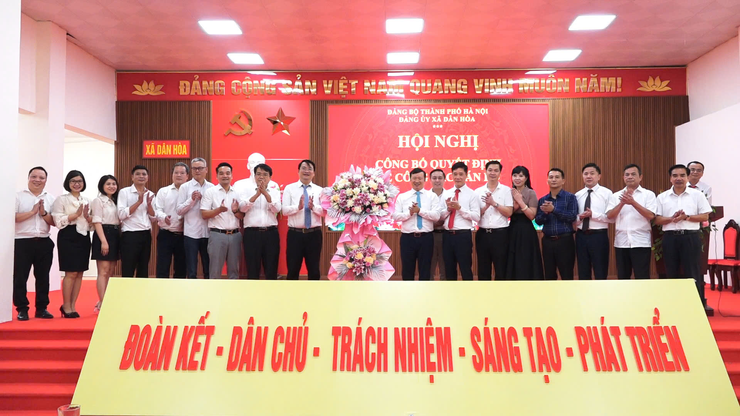 Hội nghị công bố và trao quyết định bổ nhiệm Chánh Văn phòng Đảng ủy xã Dân Hòa- Ảnh 2.