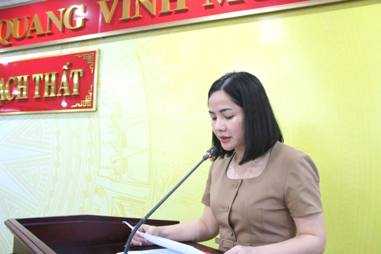 Xã Thạch Thất trao quyết định cho cán bộ, công chức, viên chức nghỉ hưu, nghỉ hưởng chế độ theo Nghị định số 178/2024/NĐ-CP và Nghị đinh số 67/2025/NĐ-CP.- Ảnh 6.