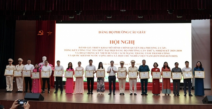Cấp uỷ, chính quyền phường Cầu Giấy ngày càng gần dân, sát dân- Ảnh 5.
