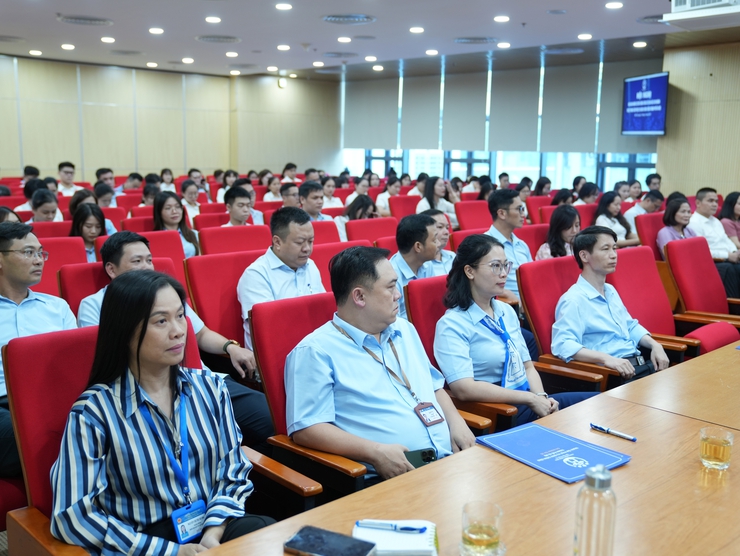Trung tâm Phục vụ hành chính công Thành phố nhận bàn giao nhân sự Bưu chính công ích- Ảnh 1.
