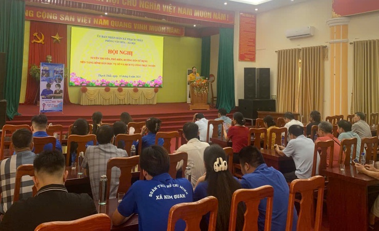 Thạch Thất đồng hành cùng người dân thực hiện Chuyển đổi số.- Ảnh 2.