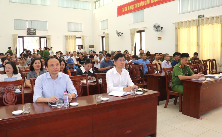Hàng trăm cơ sở liên quan đến phòng cháy, chữa cháy xã Bát Tràng được hướng dẫn cài đặt phần mềm khai báo hệ thống cơ sở dữ liệu về PCCC & CNCH- Ảnh 1.