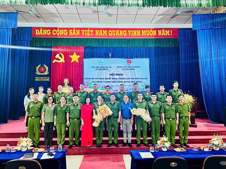 Công bố Quyết định thành lập và ra mắt Chi hội Phụ nữ, Chi đoàn Thanh niên Công an xã Sơn Đồng- Ảnh 1.