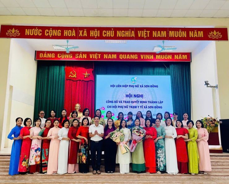 Công bố Quyết định thành lập và ra mắt Chi hội Phụ nữ Trạm Y tế xã Sơn Đồng- Ảnh 1. Công bố Quyết định thành lập và ra mắt Chi hội Phụ nữ Trạm Y tế xã Sơn Đồng- Ảnh 1.