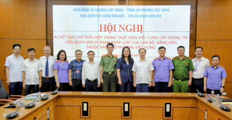 UBKT Đảng uỷ phường Việt Hưng tổ chức hội nghị ký kết Quy chế phối hợp với các cơ quan nội chính trên địa bàn trong việc cung cấp thông tin liên quan đến vi phạm pháp luật của cán bộ, đảng viên- Ảnh 1.