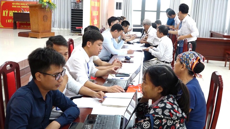 Xã Bình Minh tổ chức hội nghị hướng dẫn cấp giấy chứng nhận quyền sử dụng đất cho người dân ở thôn Đống- Ảnh 1.