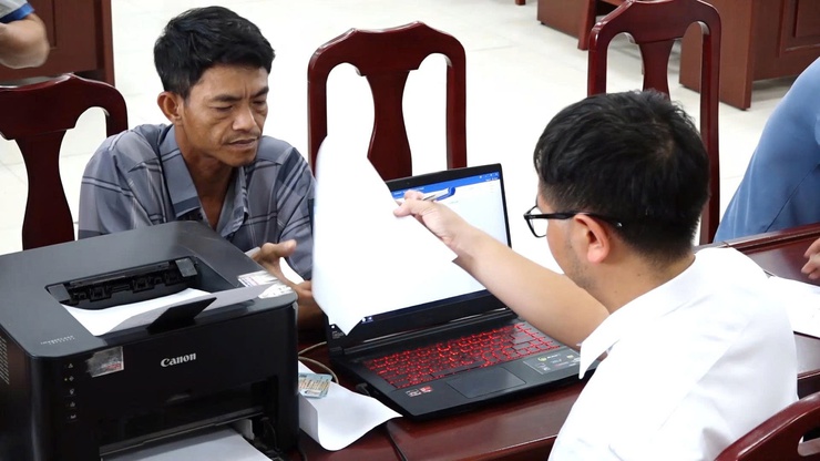 Xã Bình Minh tổ chức hội nghị hướng dẫn cấp giấy chứng nhận quyền sử dụng đất cho người dân ở thôn Đống- Ảnh 5.