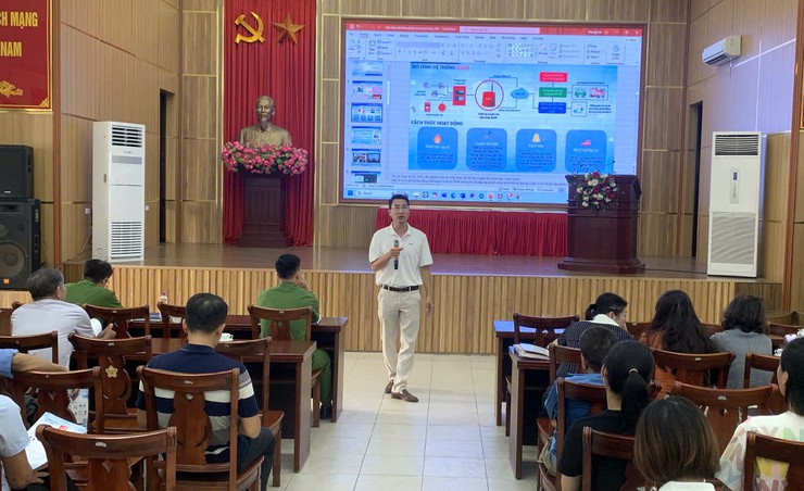 Hàng trăm cơ sở liên quan đến phòng cháy, chữa cháy xã Bát Tràng được hướng dẫn cài đặt phần mềm khai báo hệ thống cơ sở dữ liệu về PCCC & CNCH- Ảnh 3.