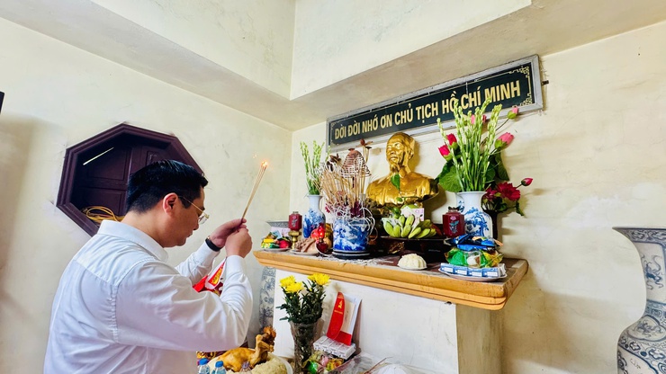 XÃ TAM HƯNG TỔ CHỨC LỄ DÂNG HƯƠNG TƯỞNG NIỆM NGÀY GIỖ CHỦ TỊCH HỒ CHÍ MINH- Ảnh 4.