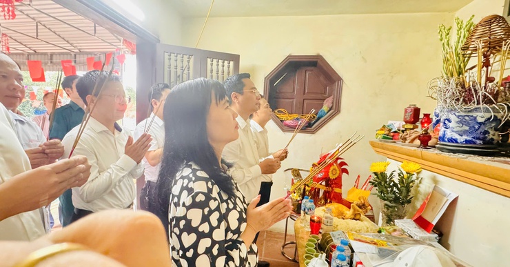 XÃ TAM HƯNG TỔ CHỨC LỄ DÂNG HƯƠNG TƯỞNG NIỆM NGÀY GIỖ CHỦ TỊCH HỒ CHÍ MINH- Ảnh 3.