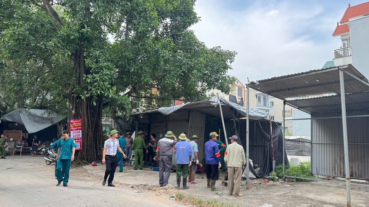 Tam Hưng quyết liệt ra quân đợt 3 kiểm tra, xử lý vi phạm trật tự an toàn giao thông, đô thị và công cộng- Ảnh 4.