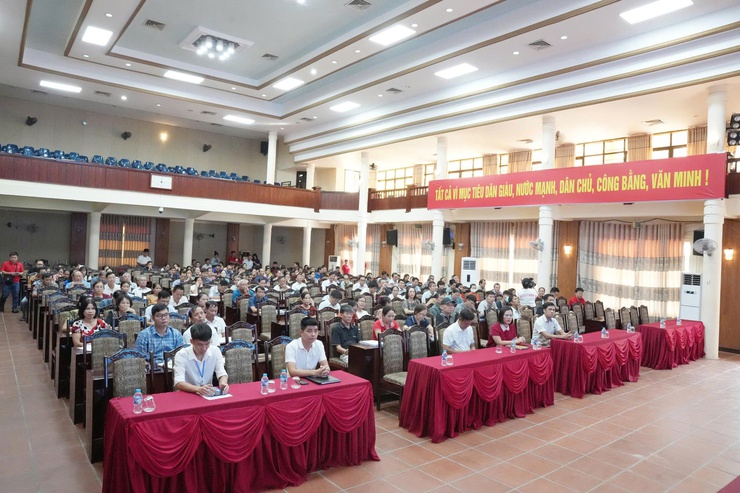 Sơn Tây hướng dẫn, hỗ trợ sử dụng các nền tảng số trong thực hiện dịch vụ công trực tuyến.- Ảnh 2.