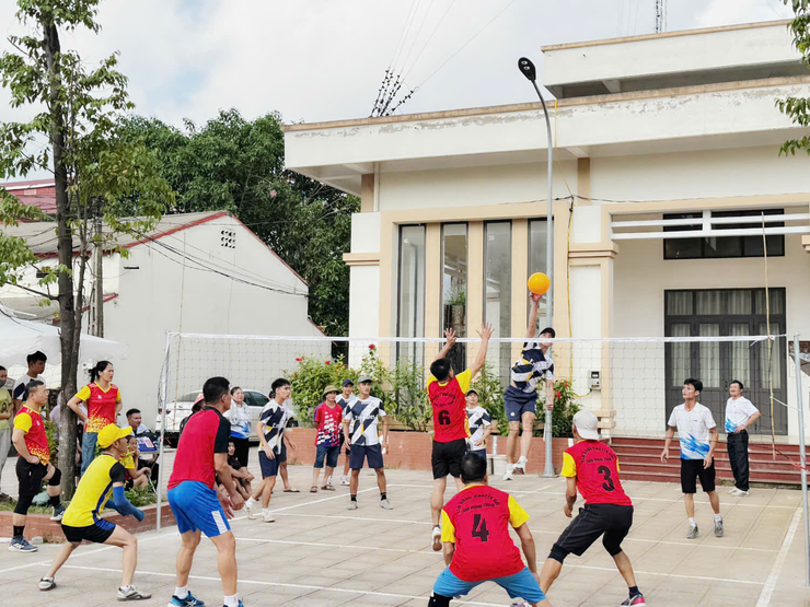 khai mạc giải thi đấu các môn thể thao trong chương trình Đại hội Thể dục Thể thao xã Dân Hòa lần thứ I năm 2025- Ảnh 9.