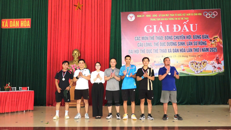 khai mạc giải thi đấu các môn thể thao trong chương trình Đại hội Thể dục Thể thao xã Dân Hòa lần thứ I năm 2025- Ảnh 16.